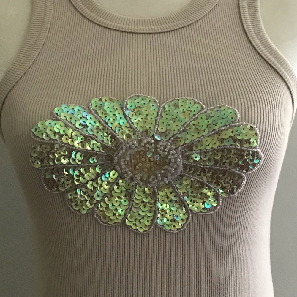 Vertigo Daisy Sequin Tank - Picture 3 of 7